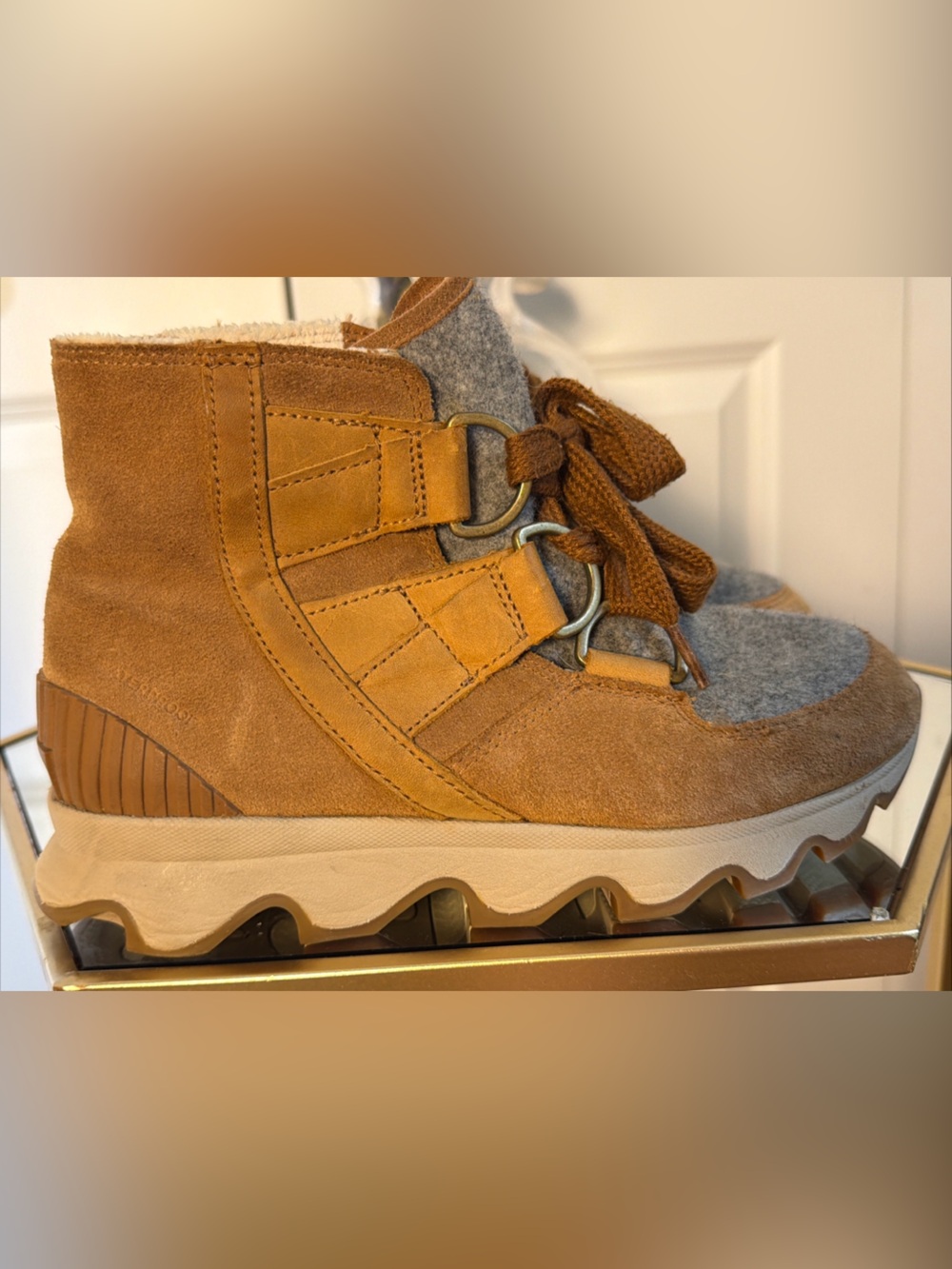 Sorel WATERPROOF Women's Tan Suede Lace-Up hiking walking Boot 7.5